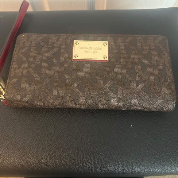 Handbags - Michael Kors Wallet